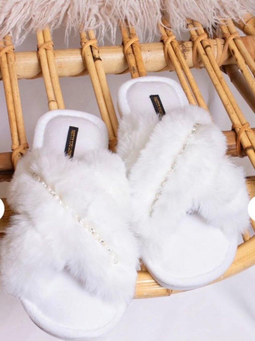 Pretty You London FREYA Slipper — Size M (7–9) — Plush Faux‑Fur Comfort — Brand